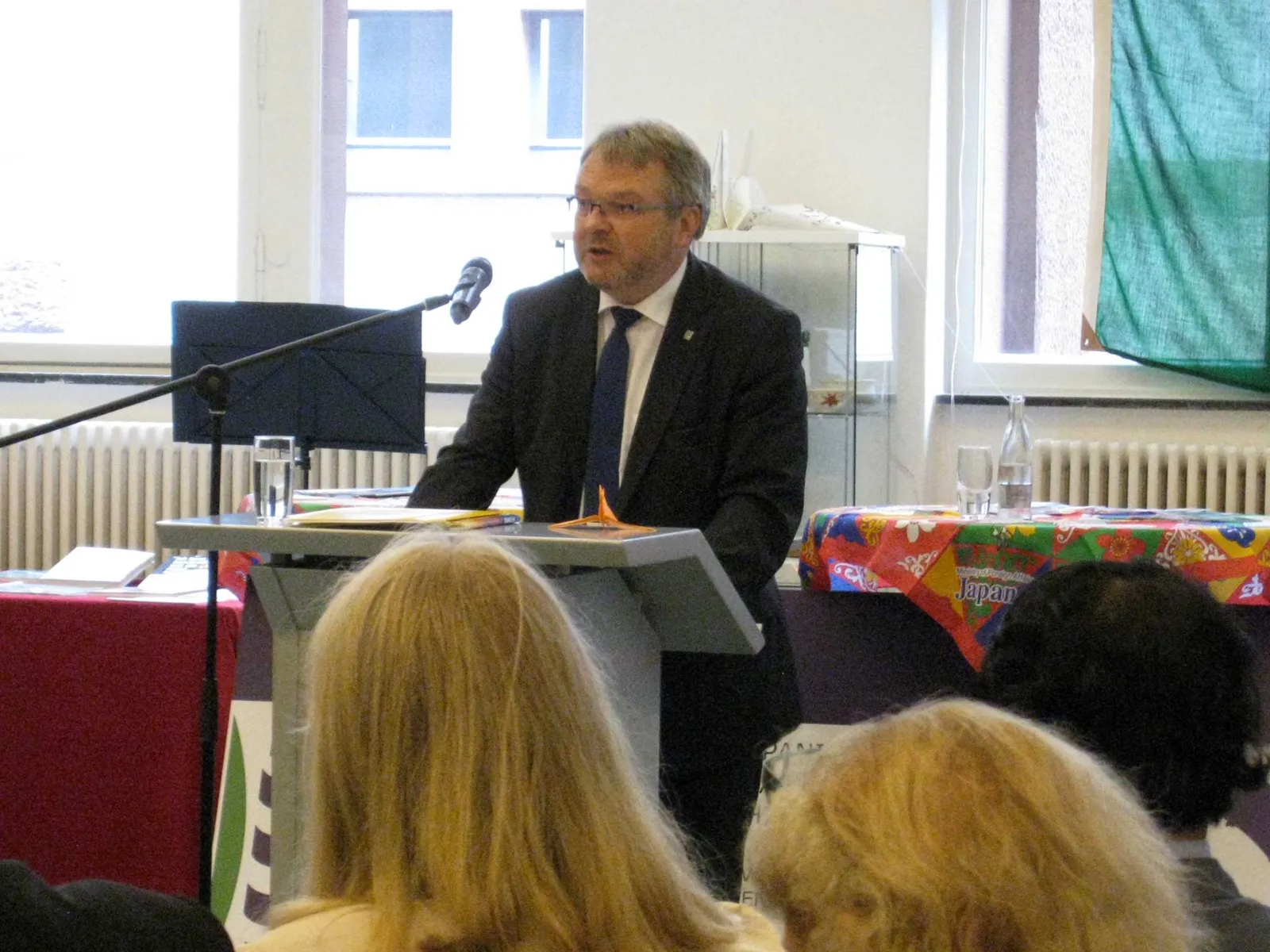 Bürgermeister Thomas Hermann am Redner-Pult