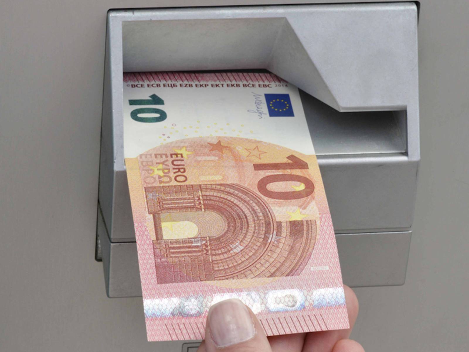 10-Euro-Schein an Automaten
