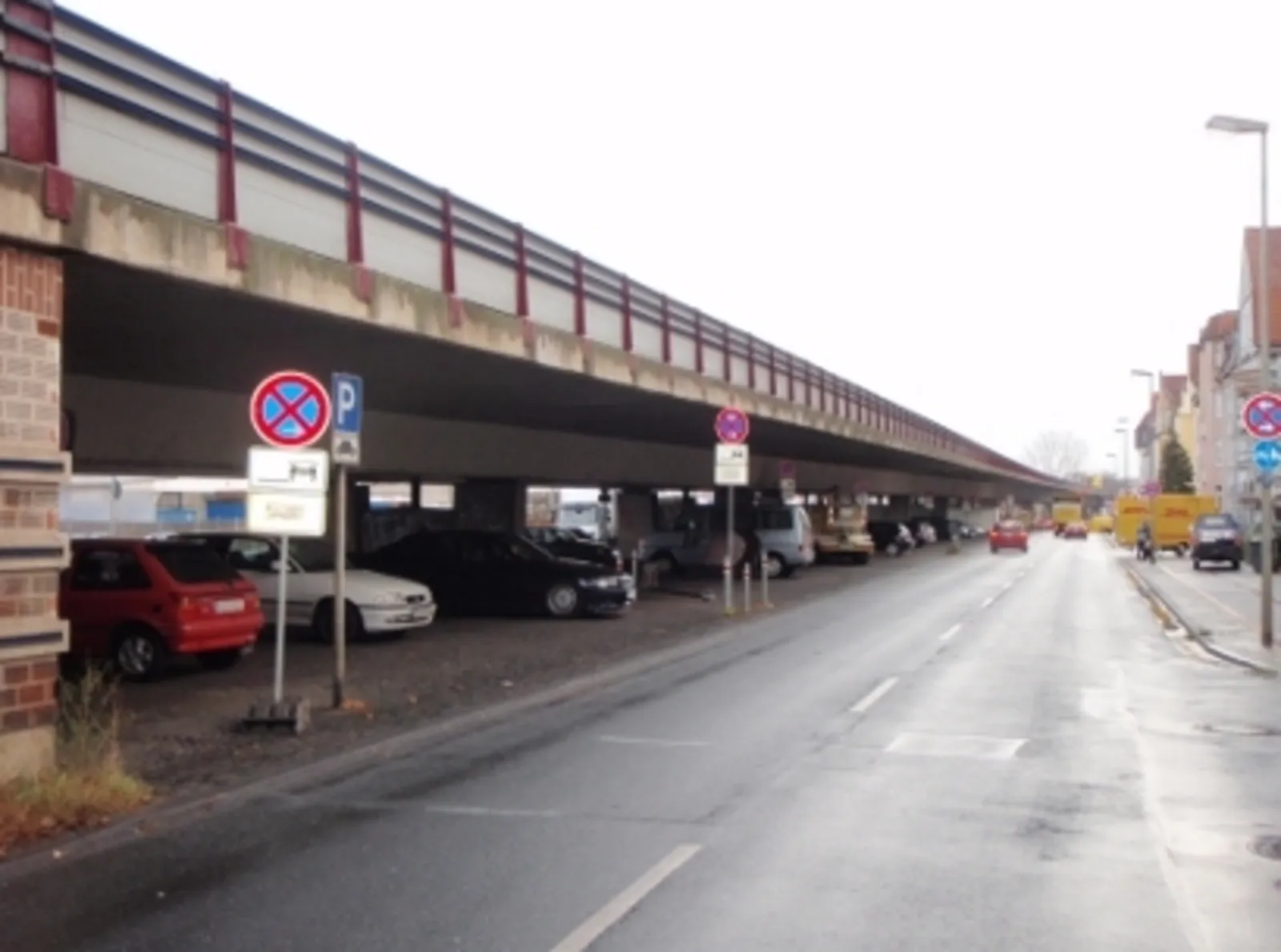 Brücke und Straße