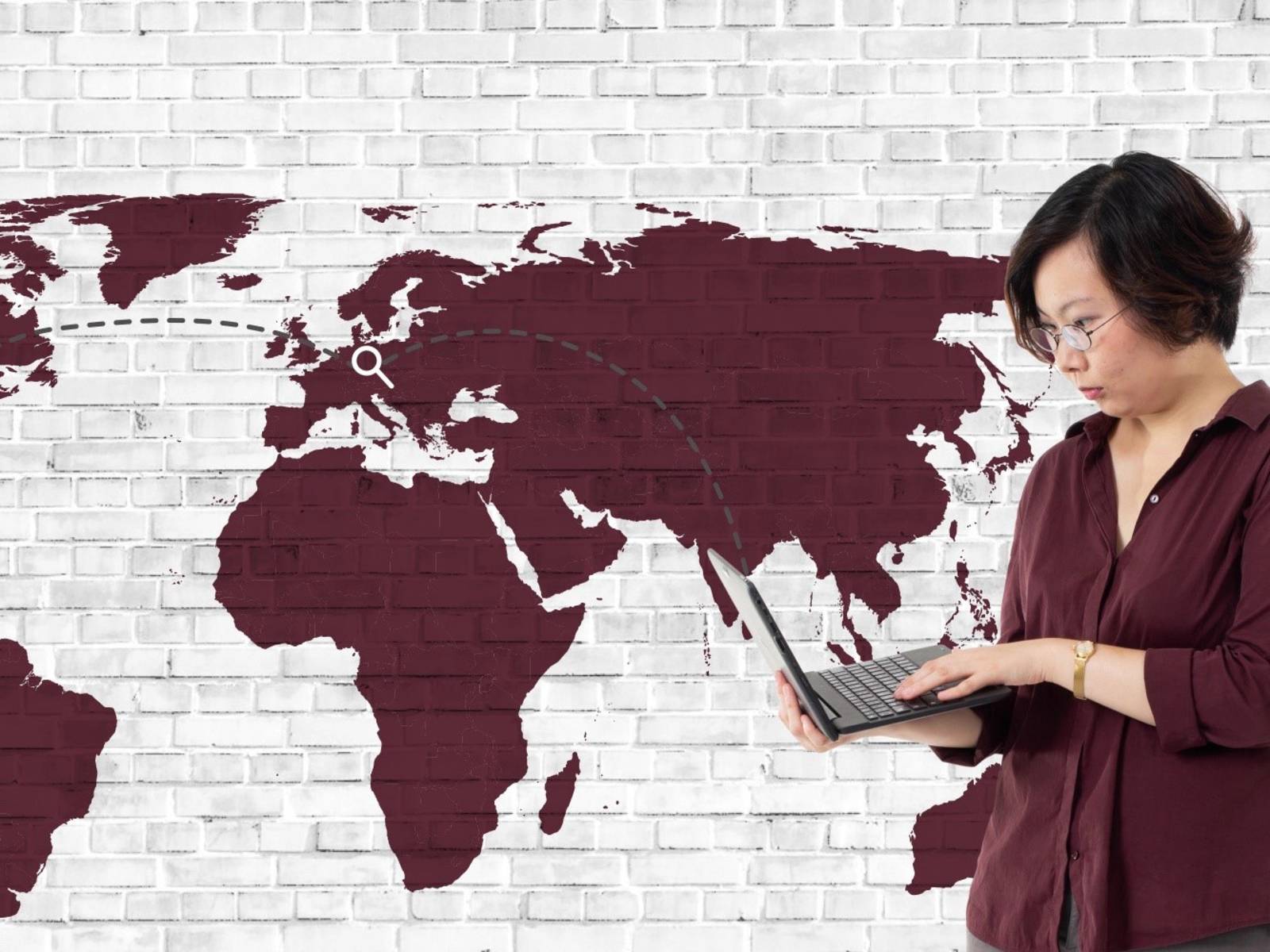 Eine Frau mit Computer