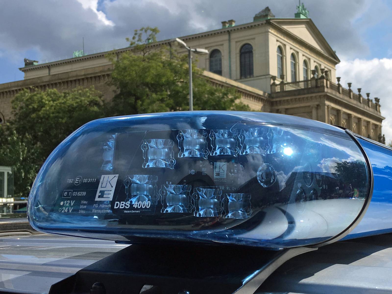 Blaulicht auf einem Polizeifahrzeug