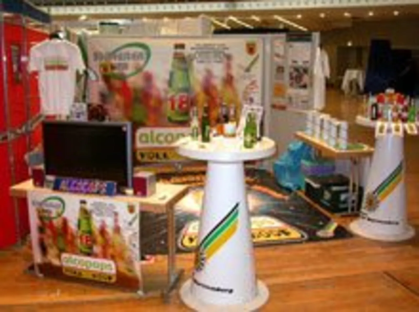 Informationstand der Polizei zu Alcopops