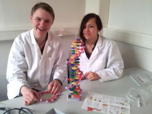 Erster Labortag "DNA entdecken", Sch&uuml;lerInnen der Helene-Lange-Schule