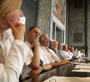 Menschen im Sitzungsraum