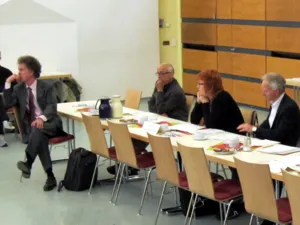 Foto von der rechten Seite. Von links: Wolfgang Reinboldt, Ali Faridi, Ratsfrau Gunda Pollok-Jabbi (Die Linke), Ratsherr Thomas Klapproth (CDU)
