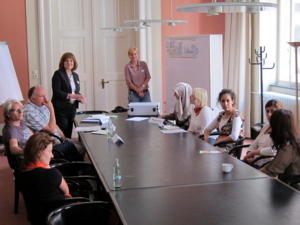 Foto von den Teilnehmerinnen und Teilnehmern des Workshops „Frühe Bildung“. 