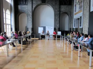 Foto von Teilnehmerinnen und Teilnehmern des Workshops &bdquo;Mehrsprachigkeit als Chance im Bildungsverlauf&ldquo;