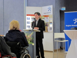 Dr. Kin Nghi Ha beim Vortrag