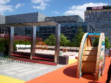 Kita auf dem Bertelsmann-Hochhaus in Berlin