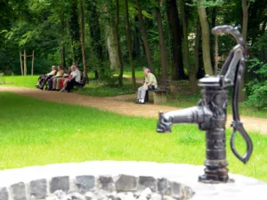Ausruhen im Park des Pflegezentrums Heinemanhof