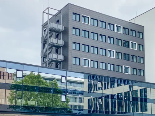 Fassade eines Bürogebäudes