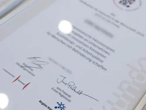 Foto von der Urkunde, die beim Förderpreis Inklusion in der Wirtschaft 2026 verliehen wurde.