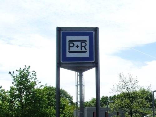 Ein Schild einer Park and Ride-Anlage