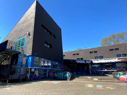 Jugendzentrum Mittelfeld - Außenaufnahme vom Eingangsbereich