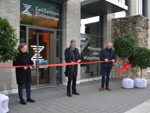 Feierliche Eröffnung des ZeitZentrums Zivilcourage durch Oberbürgermeister Belit Onay, Kulturdezernentin Konstanze Beckedorf und Dr. Karljosef Kreter, Leiter des ZeitZentrums Zivilcourage