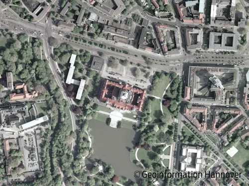 Ein digitales Orthofoto zeigt das Neue Rathaus.