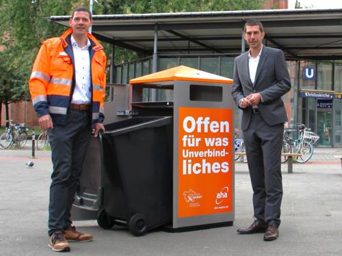 Neue Abfallbehälter des Zweckverbands Abfallwirtschaft Region Hannover mit der Aufschrift Offen für was Unverbindliches