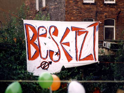 Sprengelgelände 1988, Banner "Besetzt"