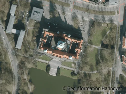 Ein digitales Orthophoto zeigt das Neue Rathaus.