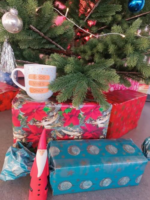 Geschenke unter einem Tannenbaum