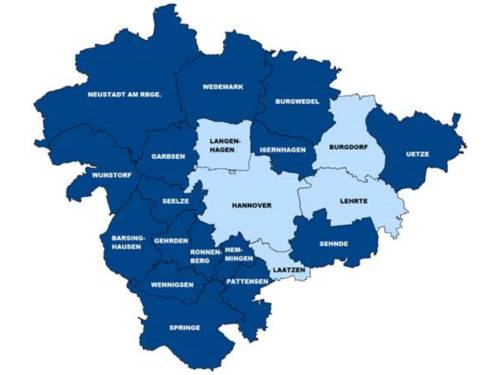 Karte der Region Hannover mit allen 21 Kommunen. In den dunkelblau eingefärbten Kommunen werden Patinnen und Paten für Kinder psychisch kranker Eltern gesucht.