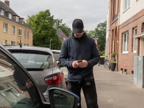 Mitarbeiter des Verkehrsaußendienstes bei der Arbeit.