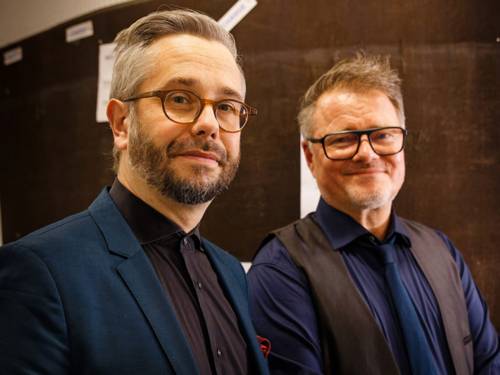 Die Autoren und Literaturveranstalter Jan Egge Sedelies und Henning Chadde