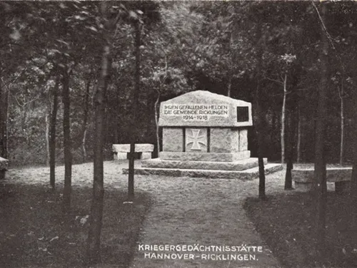 Kriegerdenkmal in Ricklingen, Postkarte, 1920er Jahre