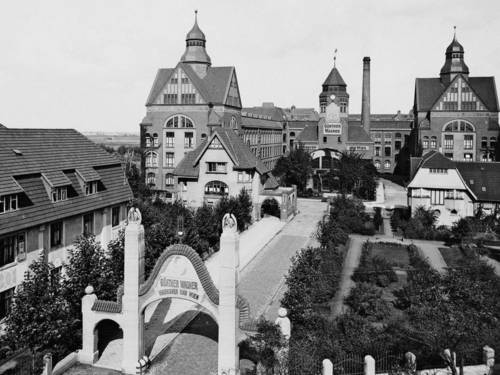 Ansicht der Verwaltungs- und Fabrikgebäude der Günther Wagner Pelikan-Werke in der Podbielskistraße, 1906.