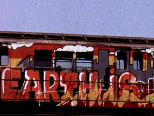 ein besprühter Waggon