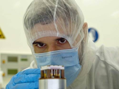 Mann in Schutzkleidung