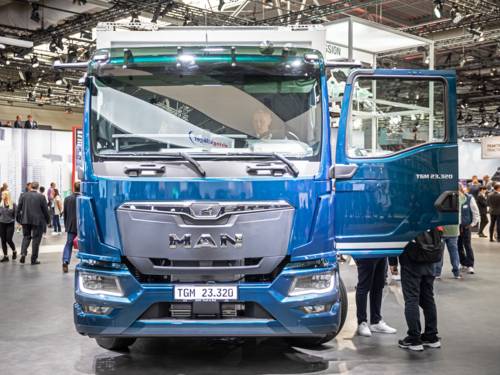 LKW der Marke MAN auf Messe.