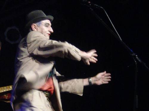 Der Musiker Ringsgwandl auf der Bühne