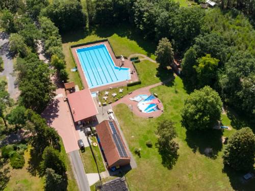Luftbild von einem Freibad