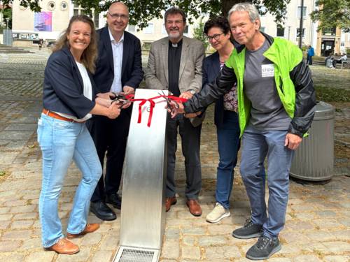 Einweihung des neuen Trinkwasserbrunnens auf dem Platz an der Basilika