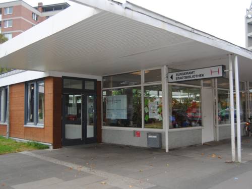 Stadtbibliothek Döhren Eingangsbereich Außenaufnahme
