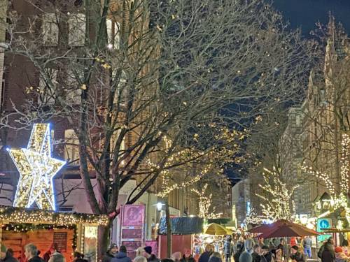 Weihnachtsmarkt Lister Meile 2023