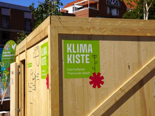 Grüne Oase mitten in der Stadt: Die Klima-Kiste bietet an heißen Tagen Abkühlung und lädt zum Verweilen ein.