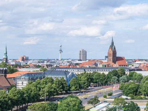 Skyline von Teilen der hannoverschen Innenstadt, inkl. Fernmelde- und Kirchtum
