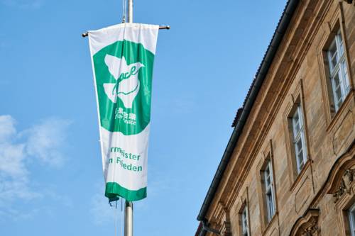 In der Stadt Bamberg weht die Fahne Mayors for Peace am Flaggentag