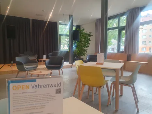 OPEN Vahrenwald mit Vorhängen September 2023