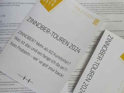 Faltblätter.