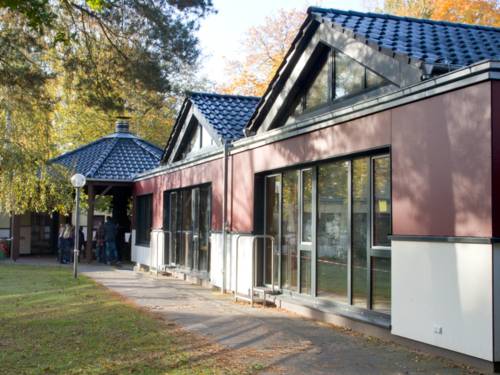 Außenansicht des Jugend- Gäste- und Seminarhauses in Wedemark-Gailhof, Blick aus dem Innenhof.