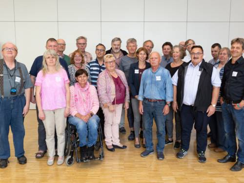 Eine Gruppe von Menschen - der ÖPNV Rat der Region Hannover