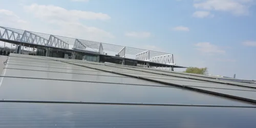 Dach mit Solaranlage