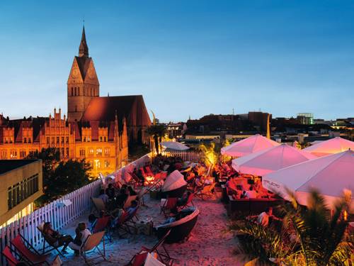 Eine abendliche Aufnahme mit Blick auf Hannovers Altstadt.