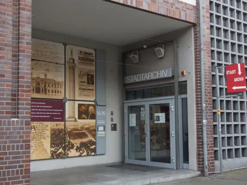 Das Stadtarchiv Hannover befindet sich in Hannovers Südstadt, Am Bokemahle 14-16.
