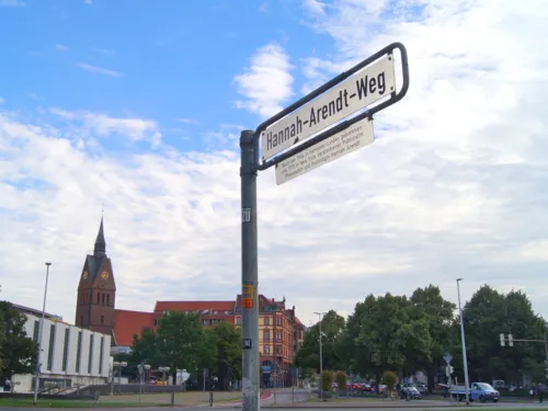 Der Hannah-Arendt-Weg an der Leine