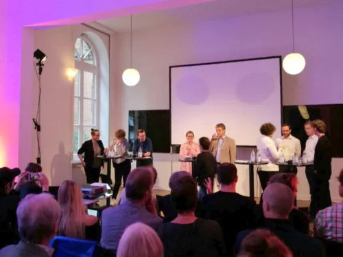 ZINNOBER- Auftakt mit Podiumsdiskussion