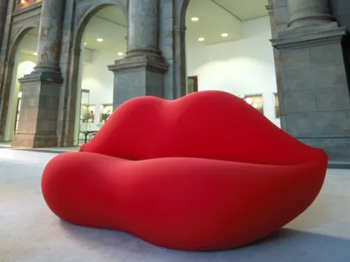 Das Sofa „Bocca“ aus dem Jahr 1971